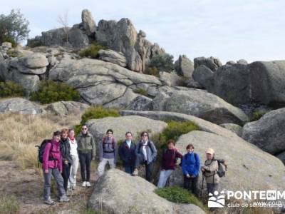 Parte del grupo en La Pedriza - rutas por madrid; viajes en verano